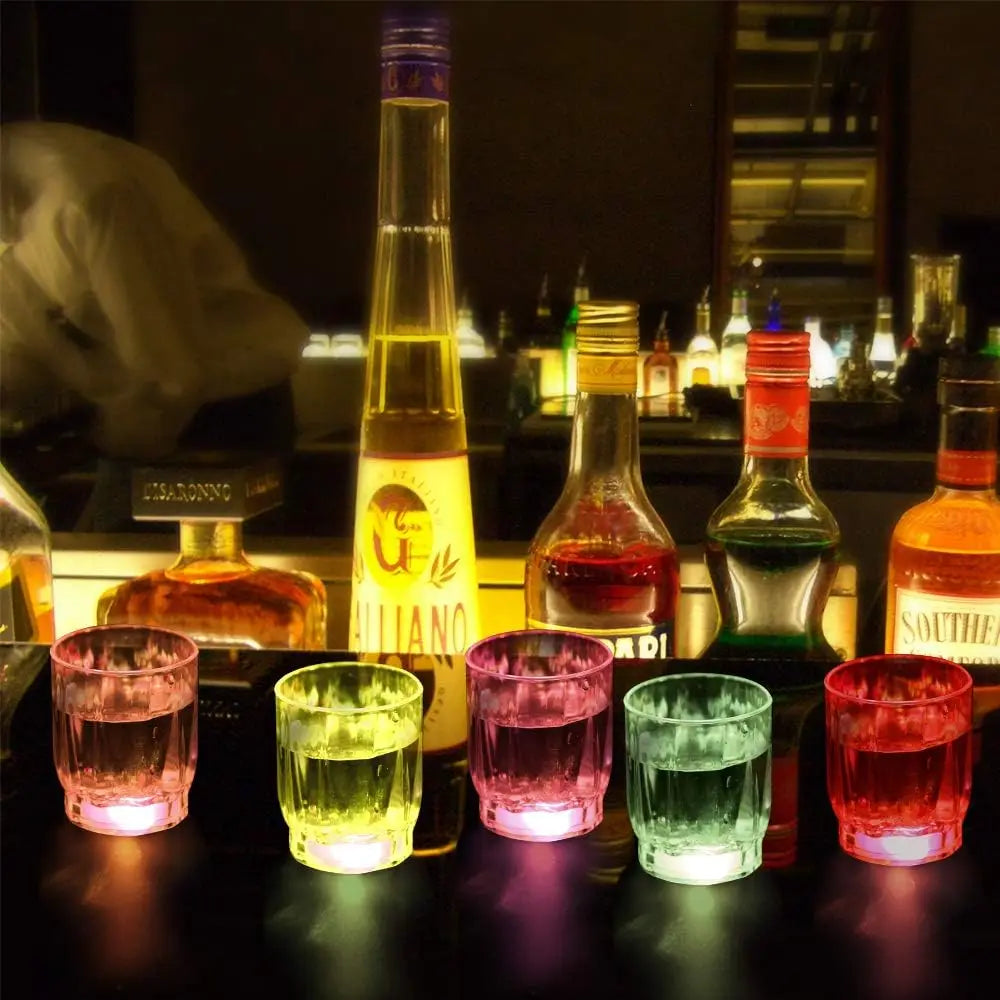 LED Shotgläser – leuchtende Partybecher